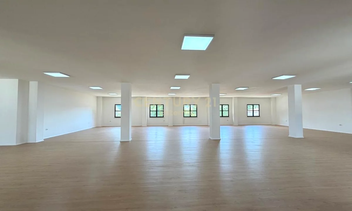 Shtepi me qera Apartament ne Tirane, 1+1, Mobilimi Bosh, pa mobiluar, Pagesa 3,000  Euro.