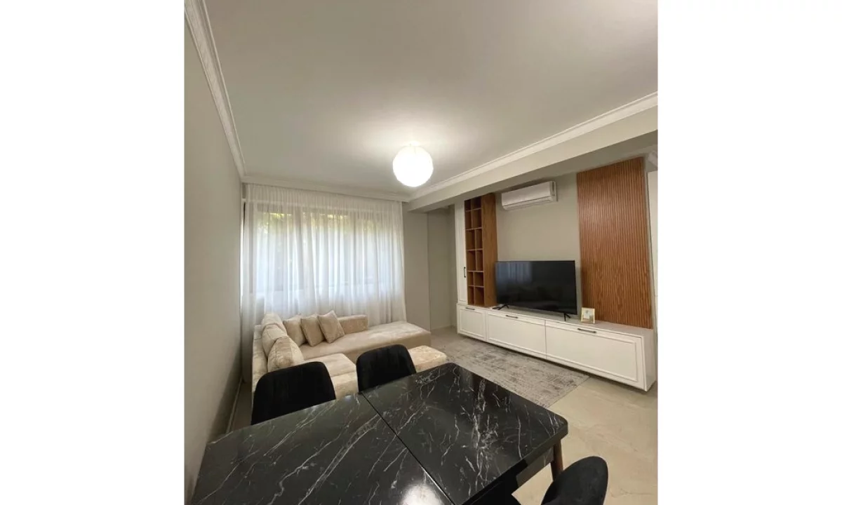 Shtepi me qera Apartament ne Tirane, 1+1, Mobilimi Pjeserisht e mobiluar, Pagesa 550  Euro.