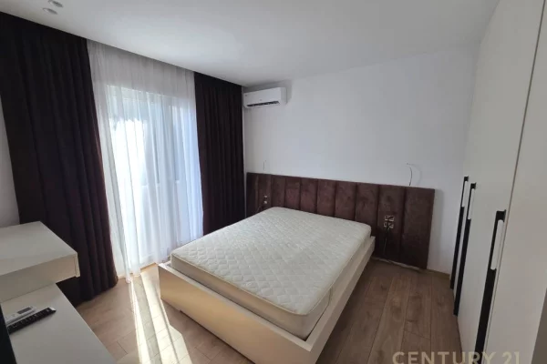 Shtepi me qera Apartament ne Tirane, 2+1, Mobilimi Pjeserisht e mobiluar, Pagesa 890  Euro.