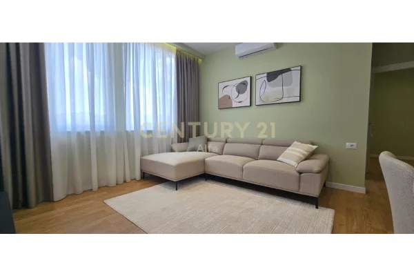 Shitet Apartament 2+1 tek Myslym Shyri