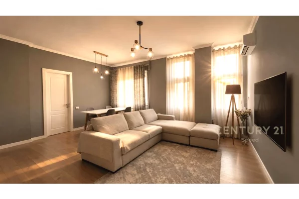 APARTAMENT 2+1 ME QIRA TEK KOMUNA PARISIT!