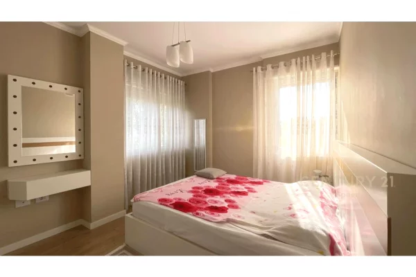 Shtepi me qera Apartament ne Tirane, 2+1, Mobilimi Pjeserisht e mobiluar, Pagesa 850  Euro.