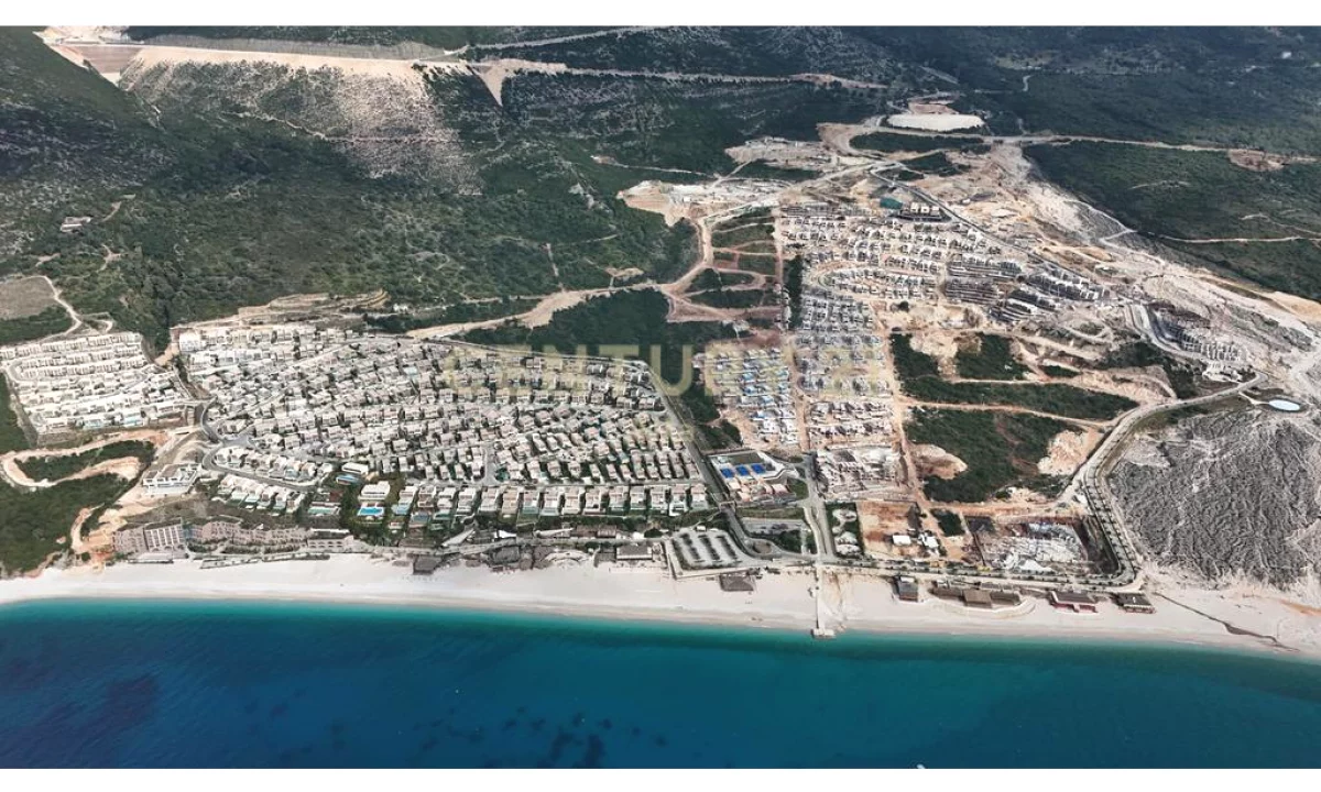 Shtepi ne shitje Apartament ne Vlore, 1+1, Mobilimi Bosh, pa mobiluar, Pagesa 384,000  Euro.