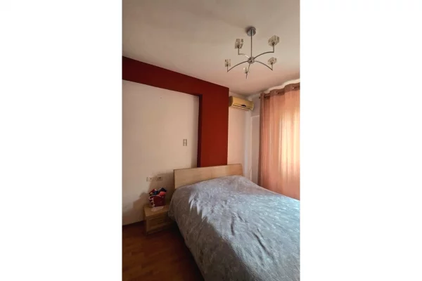 Shtepi me qera Apartament ne Tirane, 2+1, Mobilimi Pjeserisht e mobiluar, Pagesa 780  Euro.