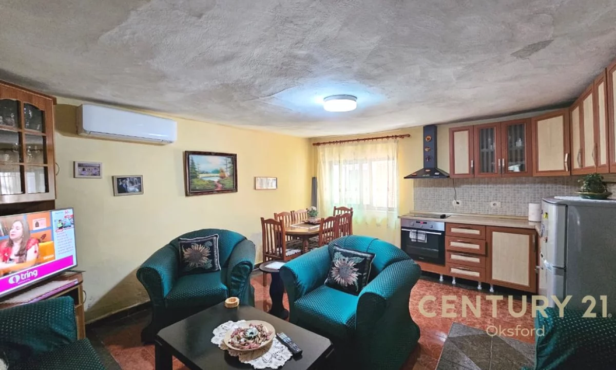 Shtepi ne shitje Apartament ne Tirane, 1+1, Mobilimi Pjeserisht e mobiluar, Pagesa 115,000  Euro.