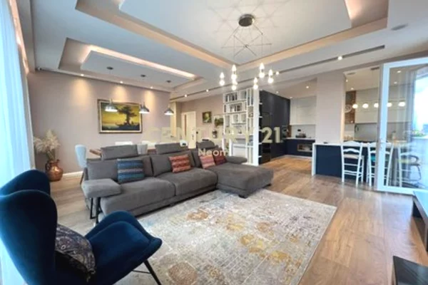 QIRA, PENTHOUSE MODERN 1+1 me POST PARKIMI, Liqenit Artificial ‼️