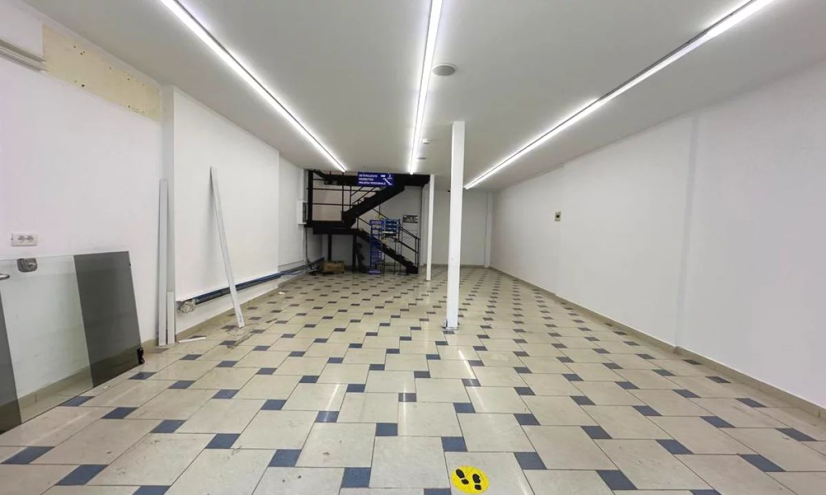 JEPET ME QIRA – AMBIENT KOMERCIAL DUPLEX NE RRUGEN ISLAM ALLA