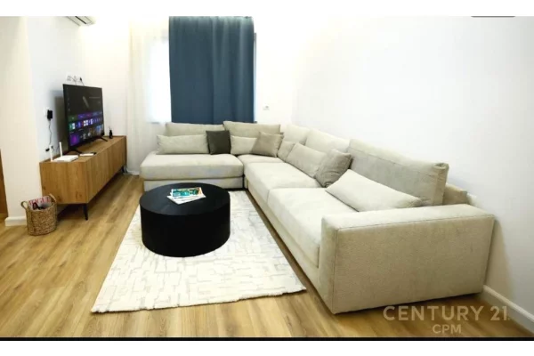 Shtepi me qera 2+1 ne Tirane - 1,000 Euro