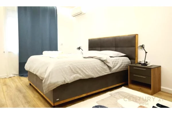 Shtepi me qera Apartament ne Tirane, 2+1, Mobilimi Pjeserisht e mobiluar, Pagesa 1,000  Euro.