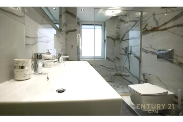 Shtepi me qera Apartament ne Tirane, 2+1, Mobilimi Pjeserisht e mobiluar, Pagesa 1,000  Euro.