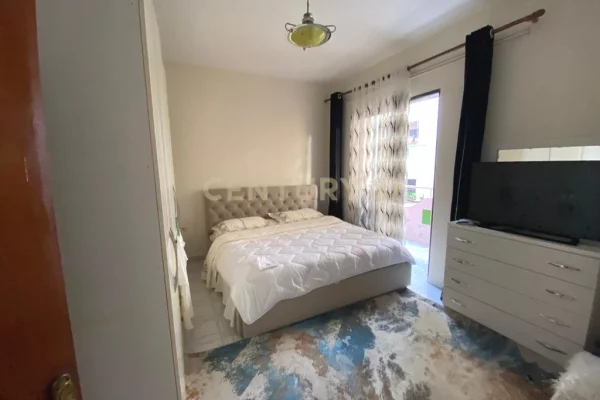 Shtepi ne shitje Vila Luksoze ne Tirane, 2+1, Mobilimi Pjeserisht e mobiluar, Pagesa 160,000  Euro.