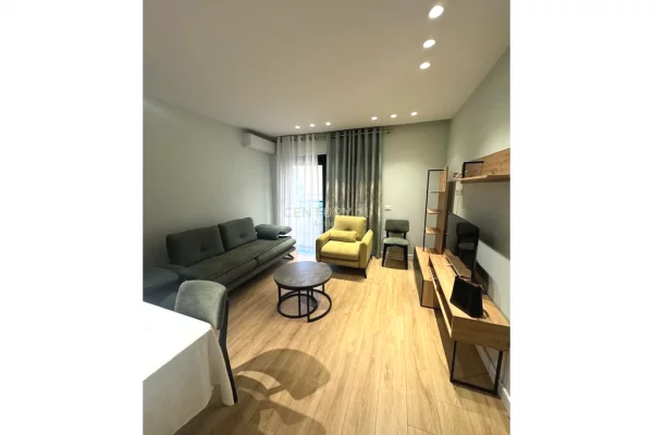 Jepet me qira apartament 1+1 – Komuna e Parisit