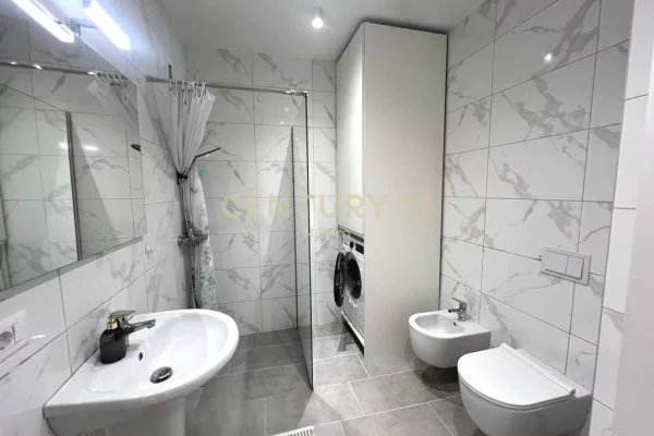 Shtepi me qera Apartament ne Tirane, 1+1, Mobilimi Pjeserisht e mobiluar, Pagesa 650  Euro.