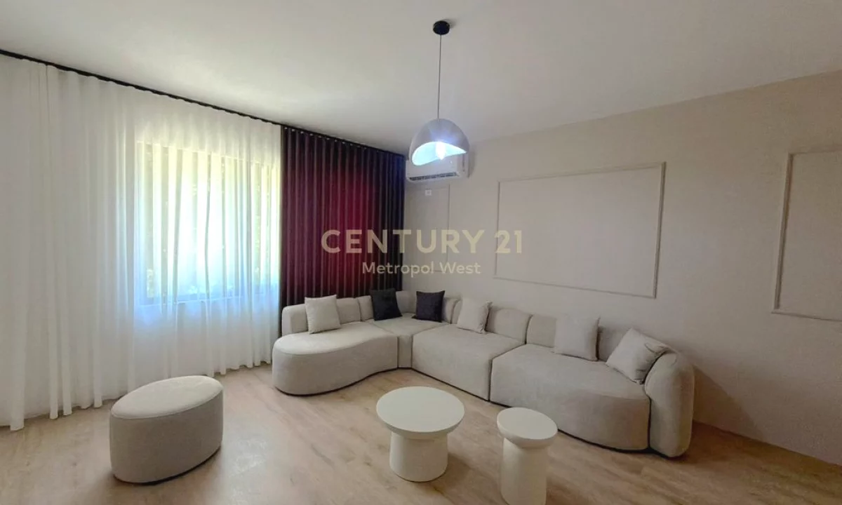 Shtepi me qera Apartament ne Tirane, 2+1, Mobilimi Pjeserisht e mobiluar, Pagesa 1,100  Euro.