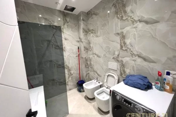 Shtepi me qera Apartament ne Tirane, 2+1, Mobilimi E mobiluar, Pagesa 750  Euro.