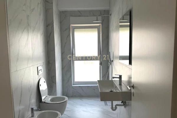 Shtepi me qera Apartament ne Tirane, 1+1, Mobilimi E mobiluar, Pagesa 450  Euro.