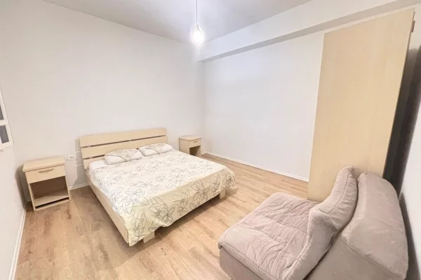 Shtepi me qera Apartament ne Tirane, 1+1, Mobilimi Pjeserisht e mobiluar, Pagesa 500  Euro.