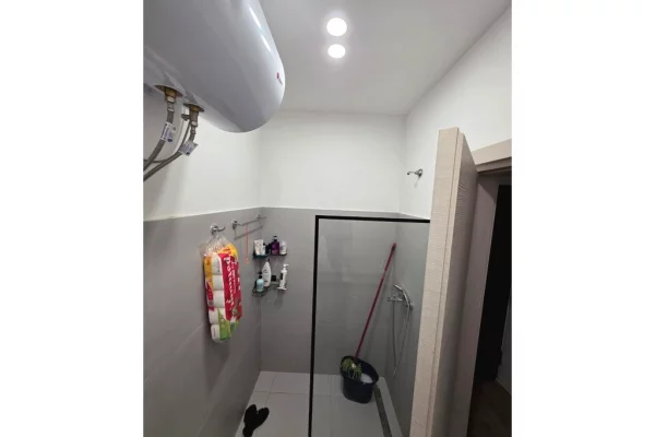 Shtepi me qera Apartament ne Tirane, 1+1, Mobilimi Pjeserisht e mobiluar, Pagesa 550  Euro.