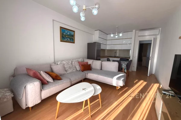 Shtepi me qera 2+1 ne Tirane - 650 Euro