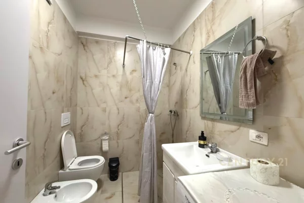 Shtepi me qera Apartament ne Tirane, 2+1, Mobilimi E mobiluar, Pagesa 650  Euro.