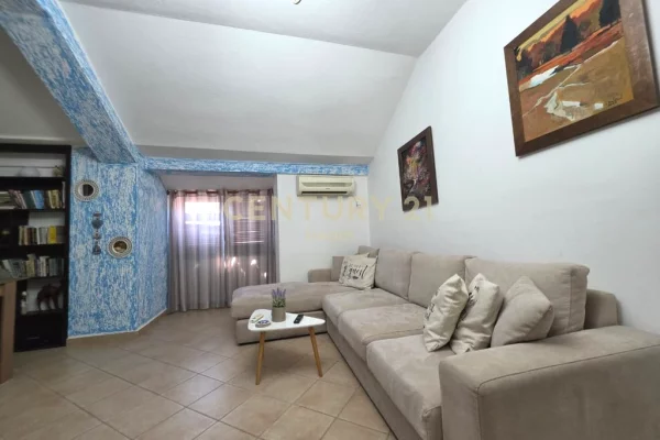 Apartament me Qira 2+1, Komuna e Parisit