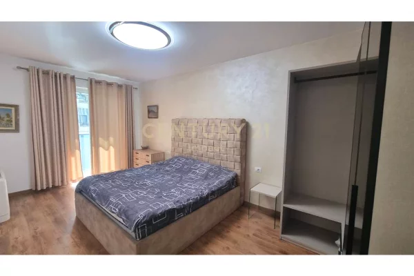 Shtepi me qera Apartament ne Tirane, 2+1, Mobilimi E mobiluar, Pagesa 1,700  Euro.