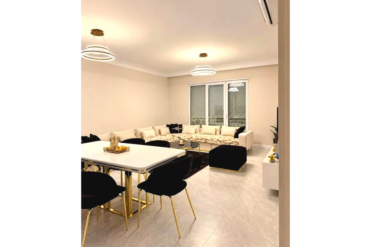 Shtepi ne shitje Apartament ne Tirane, 2+1, Mobilimi E mobiluar, Pagesa 370,000  Euro.