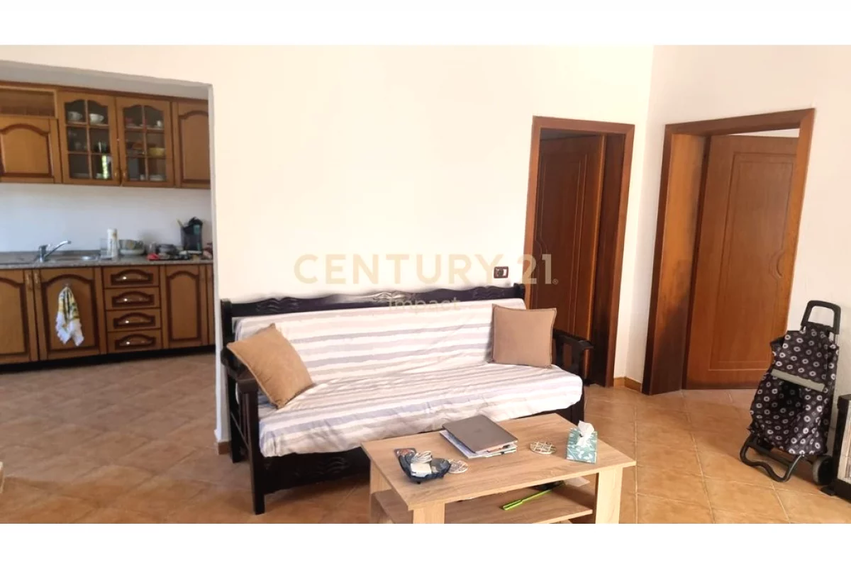Shtepi me qera Apartament ne Tirane, 2+1, Mobilimi E mobiluar, Pagesa 400  Euro.