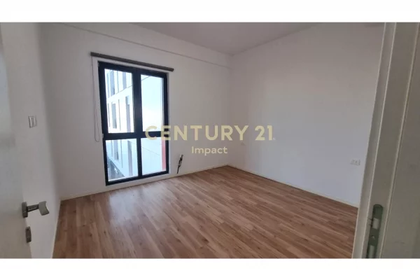 Shtepi me qera 3+1 ne Tirane - 80,000 Leke