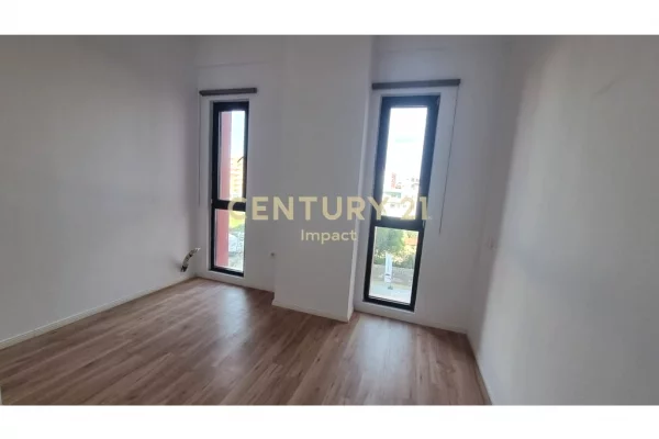 Shtepi me qera Apartament ne Tirane, 3+1, Mobilimi Bosh, pa mobiluar, Pagesa 80,000  Leke.