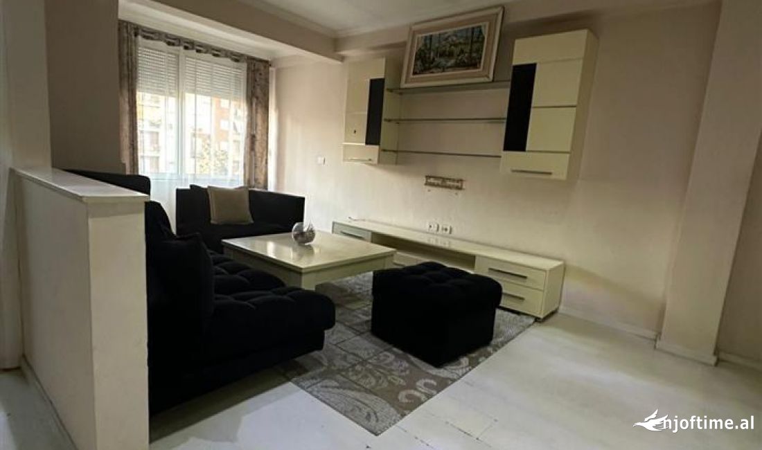 Shtepi ne shitje Apartament ne Tirane, 2+1, Mobilimi E mobiluar, Pagesa 103,000  Euro.