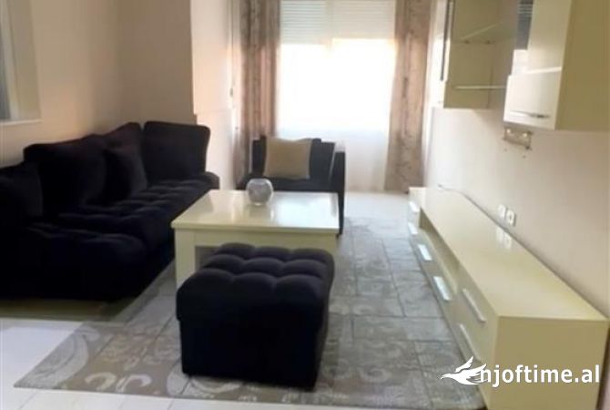 Shtepi ne shitje Apartament ne Tirane, 2+1, Mobilimi E mobiluar, Pagesa 103,000  Euro.