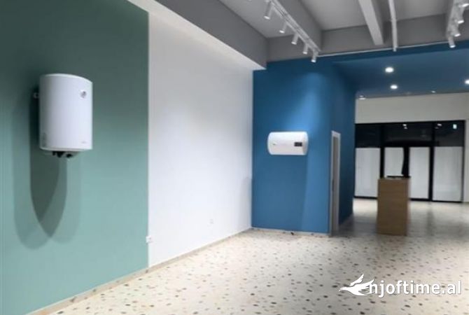 Ambiente Commerciale in Affitto 1+1 a Tirana - 1,500 Euro
