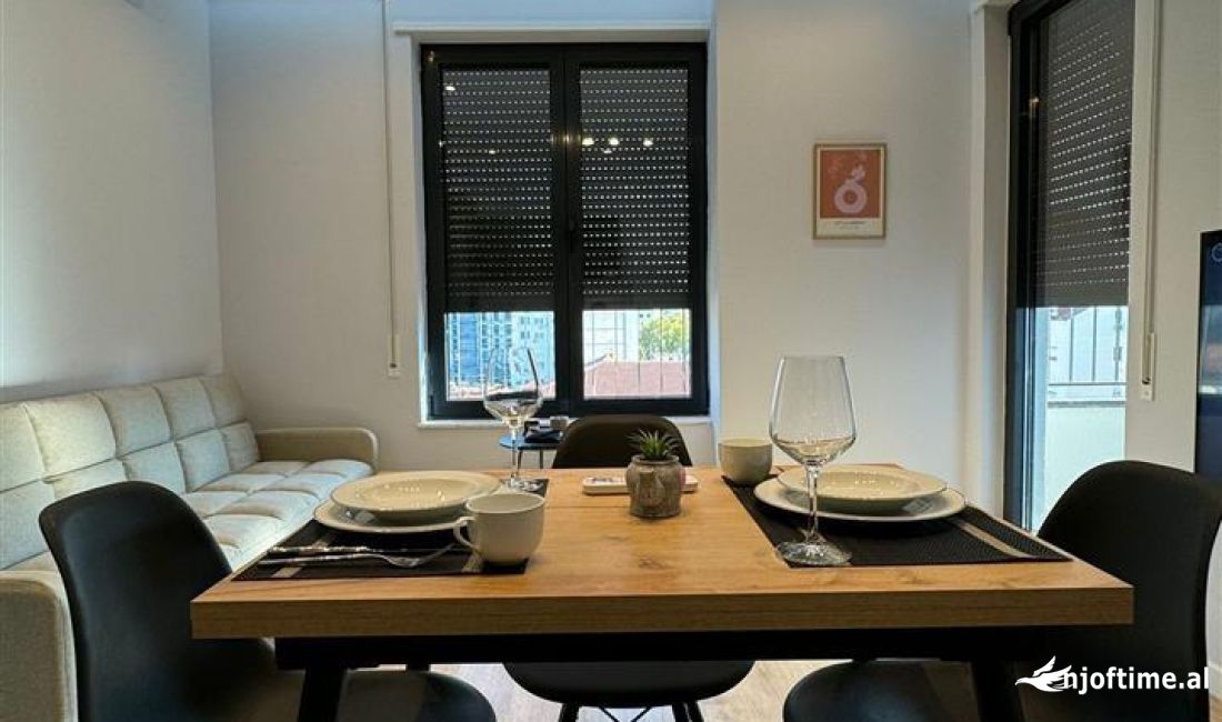 Shtepi me qera Apartament ne Tirane, 1+1, Mobilimi E mobiluar, Pagesa 650  Euro.