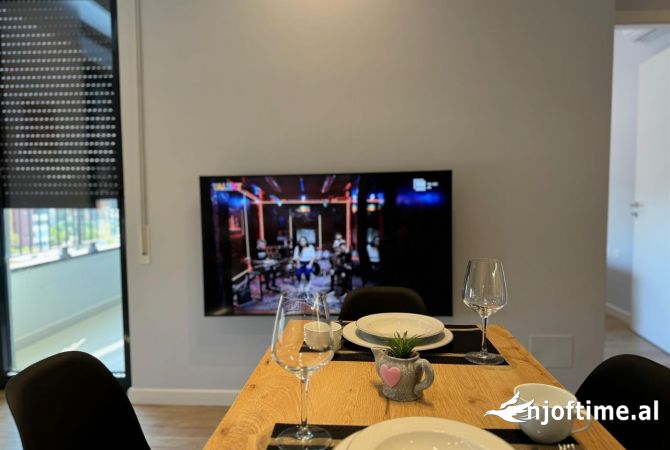 Shtepi me qera Apartament ne Tirane, 1+1, Mobilimi E mobiluar, Pagesa 650  Euro.