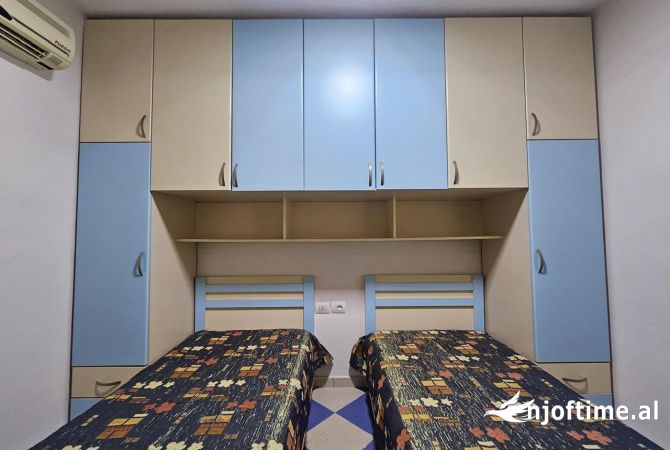 Ambiente Commerciale in Affitto 3+1 a Tirana - 750 Euro