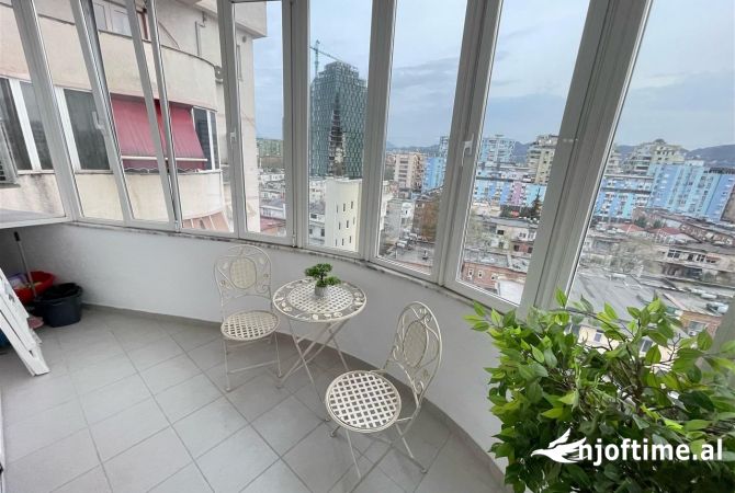 Shtepi me qera Apartament ne Tirane, 2+1, Mobilimi E mobiluar, Pagesa 1,300  Euro.