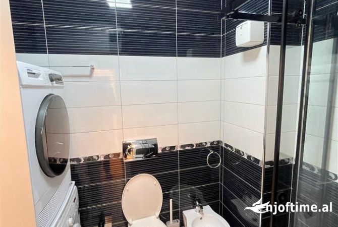 Shtepi me qera Apartament ne Tirane, 2+1, Mobilimi E mobiluar, Pagesa 1,300  Euro.