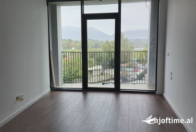 AMBIENT BIZNESI PER QERA TE LAKE VIEW LIQENI 