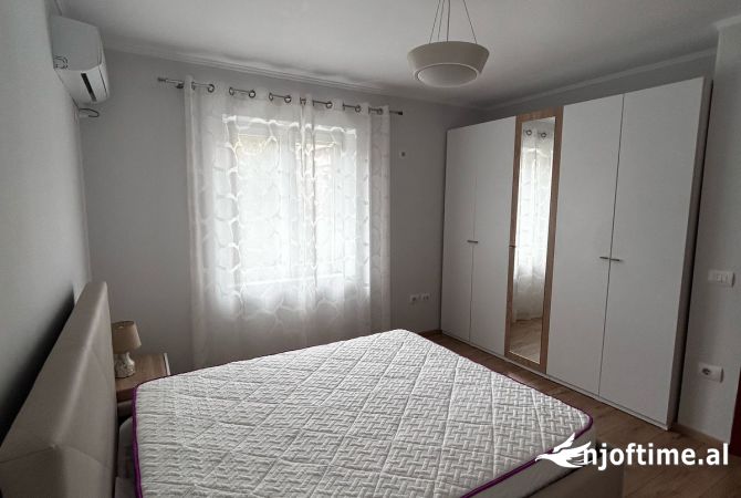 Shtepi me qera Apartament ne Tirane, 1+1, Mobilimi E mobiluar, Pagesa 650  Euro.