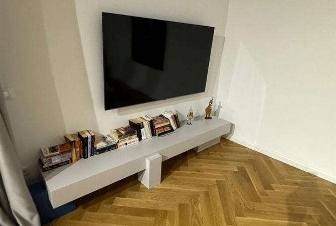 Villa di lusso in vendita a Tirana 4+1, Vuoto