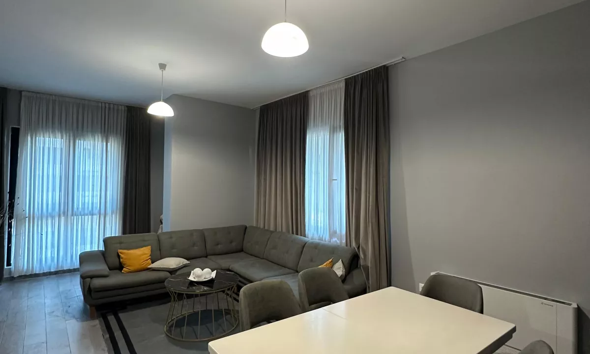Shtepi me qera Apartament ne Tirane, 3+1, Mobilimi E mobiluar, Pagesa 1,200  Euro.