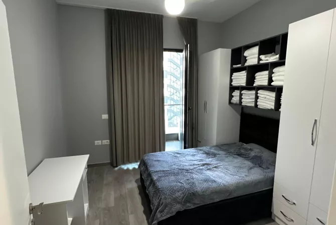Shtepi me qera Apartament ne Tirane, 3+1, Mobilimi E mobiluar, Pagesa 1,200  Euro.