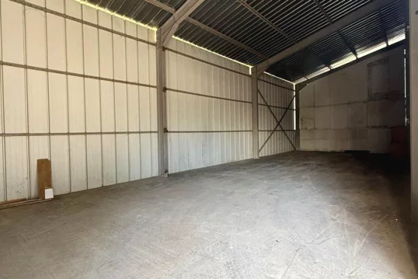 Business Property for Rent 6+1 in Tirana - 1,125 Euro