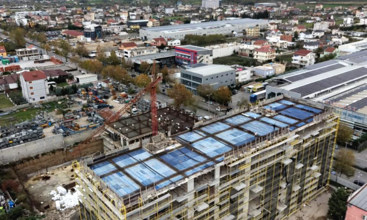 Shtepi ne shitje Apartament ne Tirane, 1+1, Mobilimi Bosh, pa mobiluar, Pagesa 46,700  Euro.