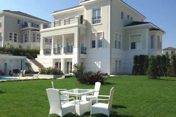 Villa di lusso in vendita a Tirana 7+1, Arredato