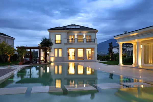 Casa in vendita 7+1 a Tirana - 1,600,000 Euro