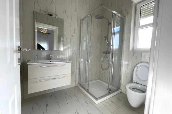 Shtepi me qera Vila Luksoze ne Tirane, 5+1, Mobilimi E mobiluar, Pagesa 5,300  Euro.