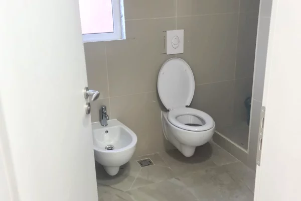 Appartamento in vendita a Tirana 2+1, Vuoto