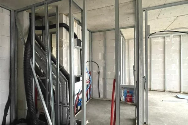 Shtepi ne shitje Apartament ne Tirane, 1+1, Mobilimi Bosh, pa mobiluar, Pagesa 378,000  Euro.